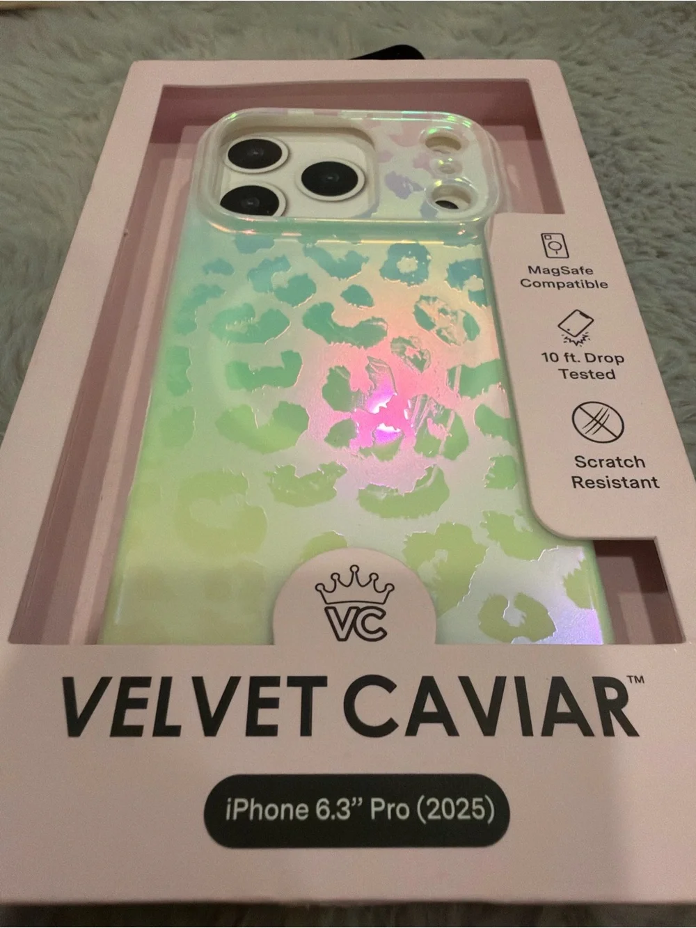 17Pro iPhone Velvet Caviar Iridescent Green Leopard iPhone 6.3